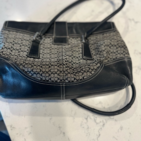 Coach black leather bag. - Picture 4 of 4
